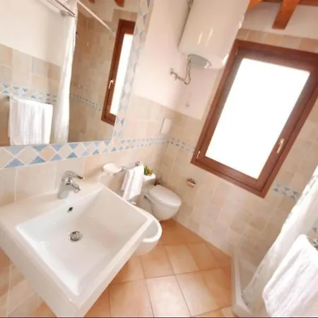 With Shared Pool, Aglientu
