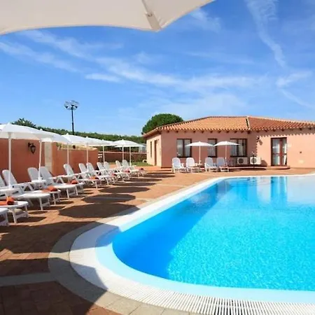 With Shared Pool, Aglientu Holiday home *