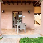 Hébergement de vacances With Shared Pool, Aglientu *