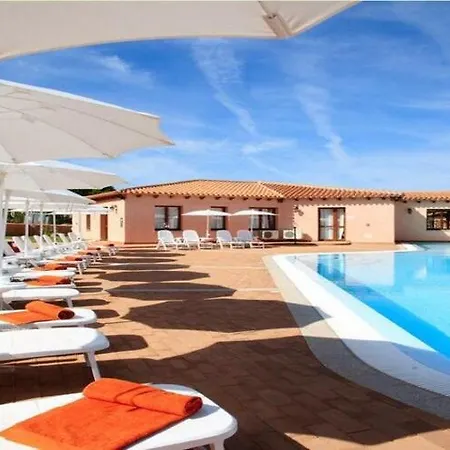 With Shared Pool, Aglientu Ferienhaus