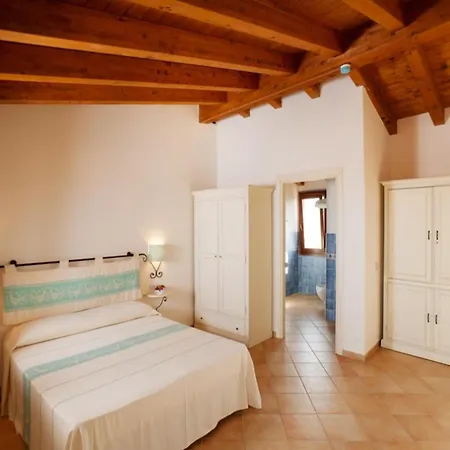 Ferienhaus With Shared Pool Aglientu