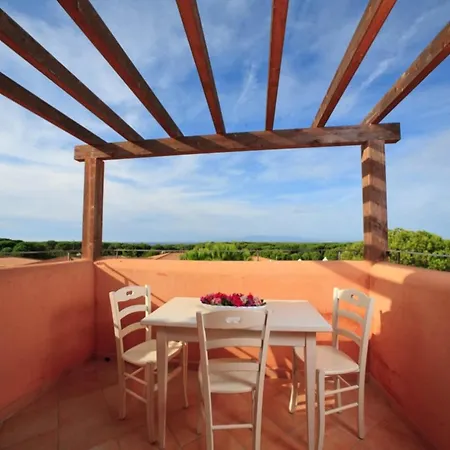 With Shared Pool Aglientu Ferienhaus Vignola Mare