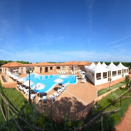 With Shared Pool Aglientu * Vignola Mare