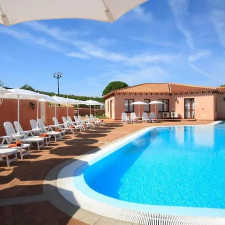 With Shared Pool, Aglientu 度假居 Vignola Mare