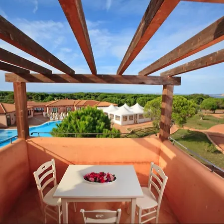 With Shared Pool, Aglientu Дом отдыха *