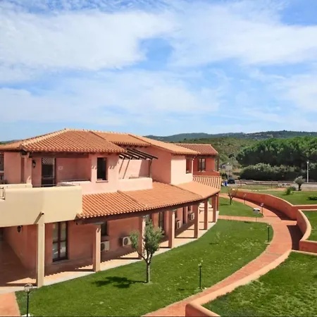 Дом отдыха With Shared Pool, Aglientu *