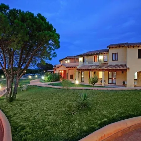 With Shared Pool, Aglientu * Vignola Mare